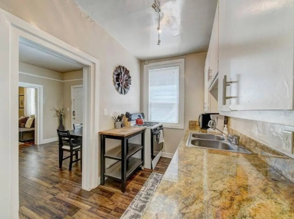 Apartment Perfect Location Walking Distance To Everything Sacramento