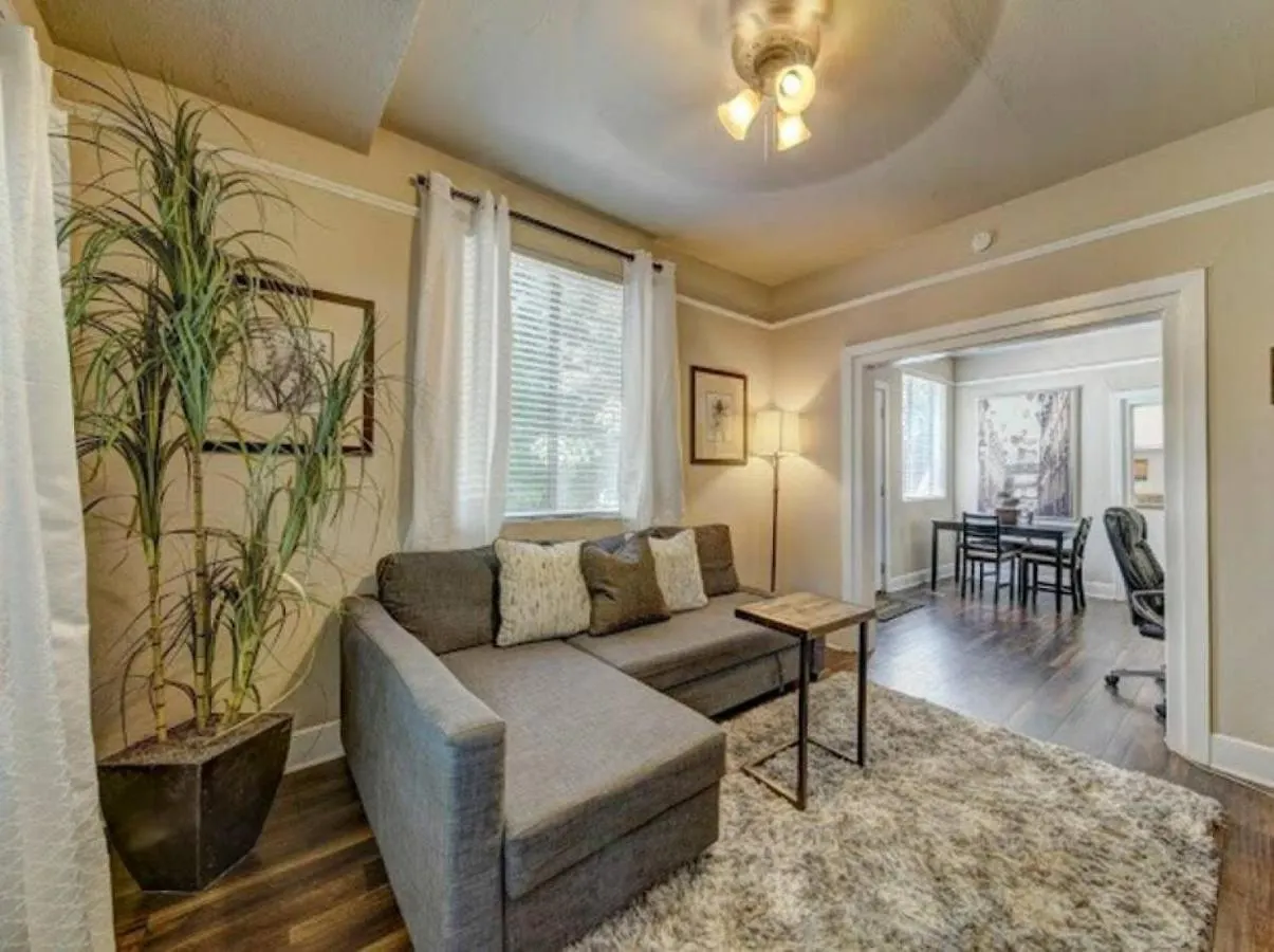 Apartment Perfect Location Walking Distance To Everything Sacramento