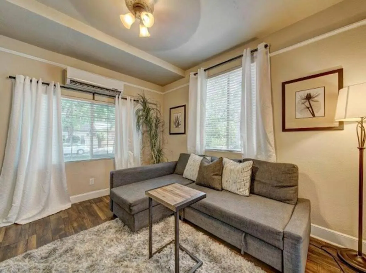 Perfect Location Walking Distance To Everything Sacramento